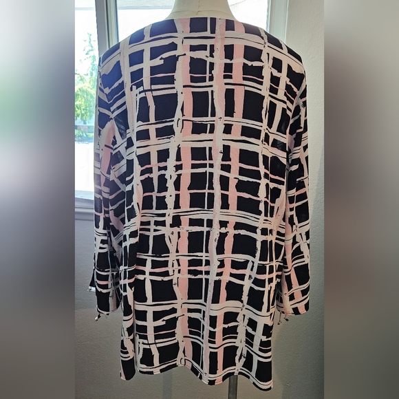 Avenue Women's Plaid Blouse Size 3X - Picture 2 of 14